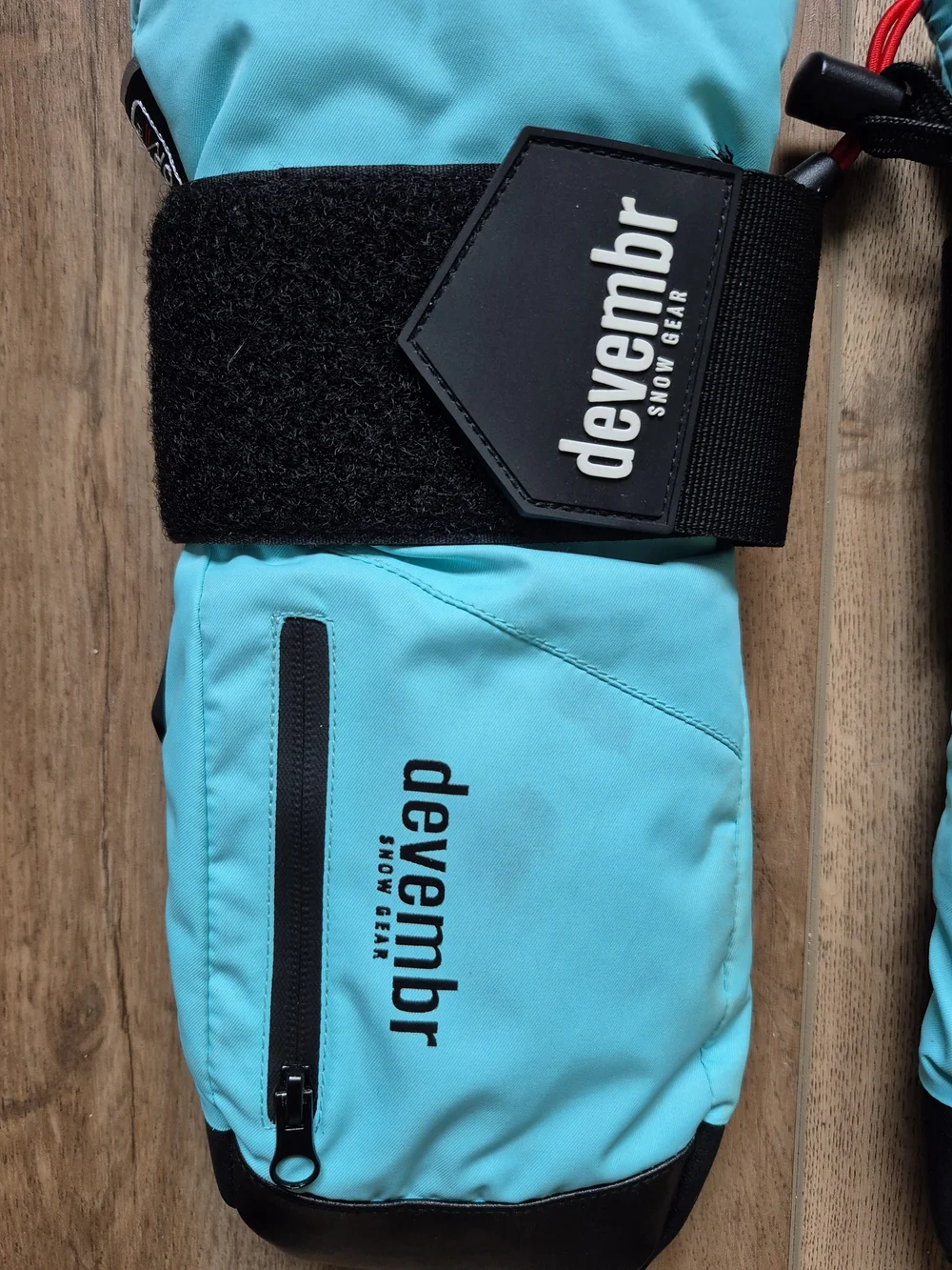 Devembr Adult Teal Ski Mittens Gloves Size Small Ski Snowboard Winter